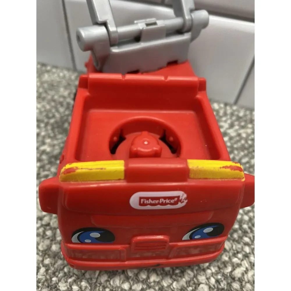 Fisher Price‎ Little People Fire Truck Plus Person Nice Set Preschool Early Fun